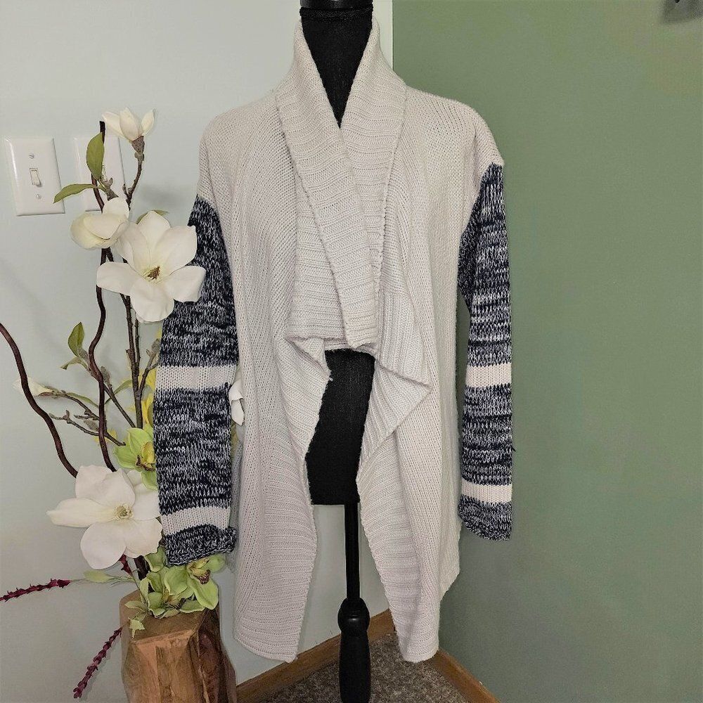 Romeo + Juliet Couture Sweater Jacket